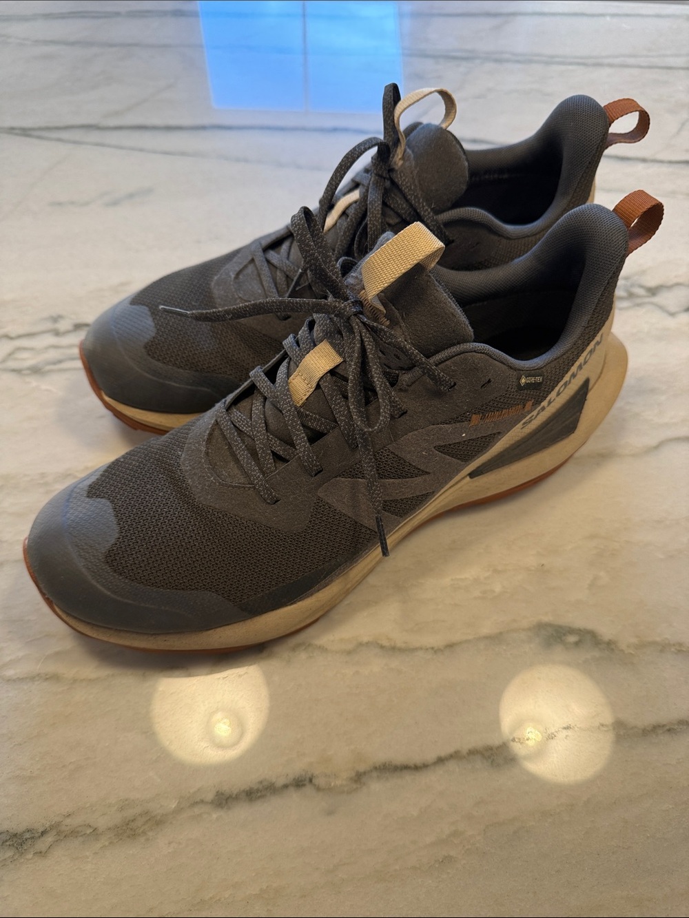 Salomon Mens Sneaker, size 11